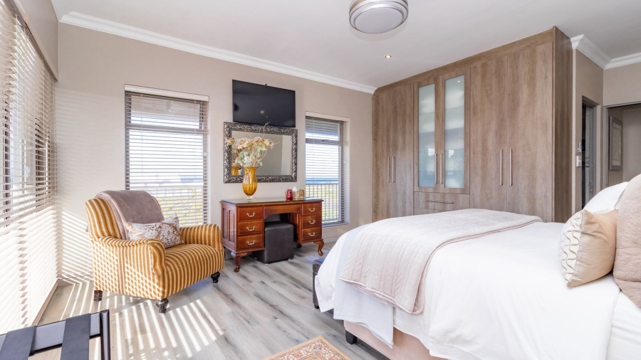 6 Bedroom Property for Sale in Kleinbaai Western Cape